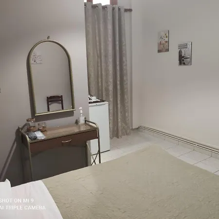 Trifylia Hotel *